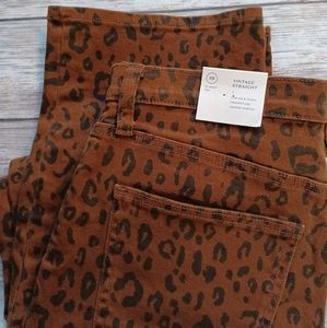 NWOT Universal Thread Vintage Straight Leg Leopard Print Jeans Size 10